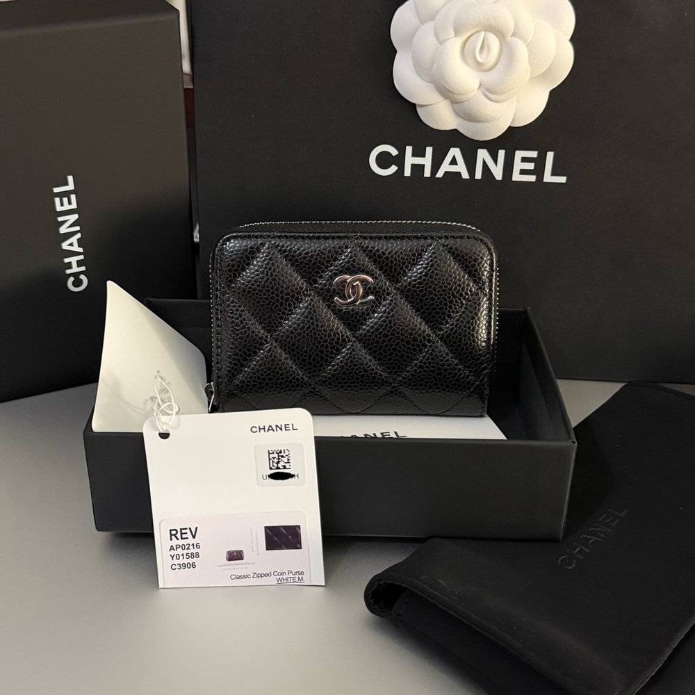 Chanel Classic Zipped Coin Purse (Black Caviar/Silver) [2025] - Picture 2 of 8